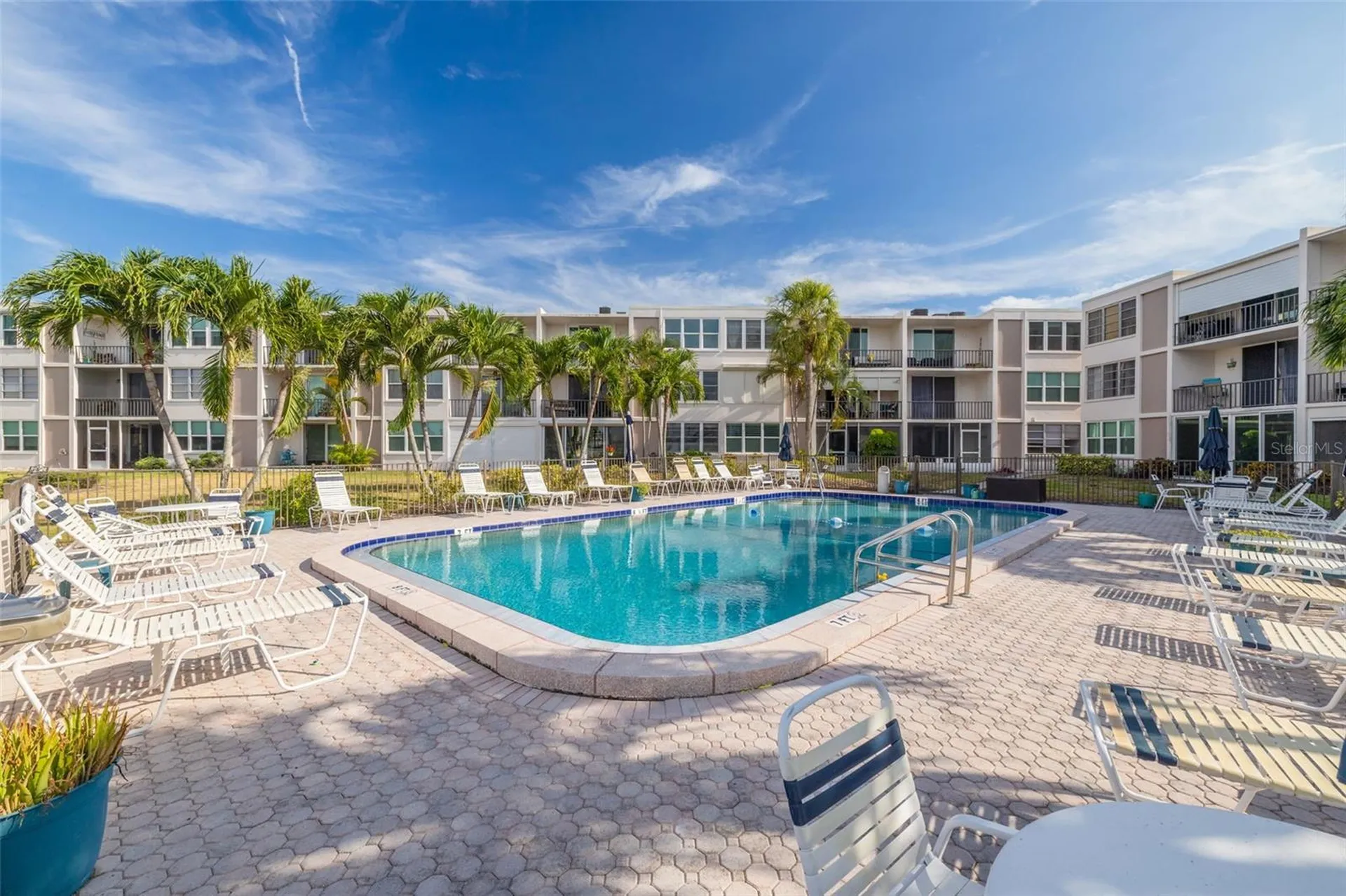 7425 Bay Island Drive S St Petersburg FL 33707