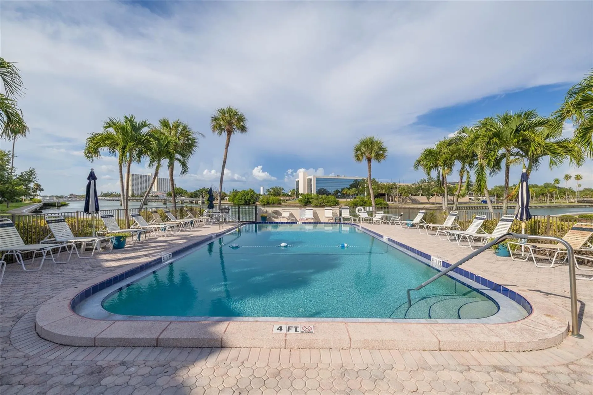 7425 Bay Island Drive S St Petersburg FL 33707