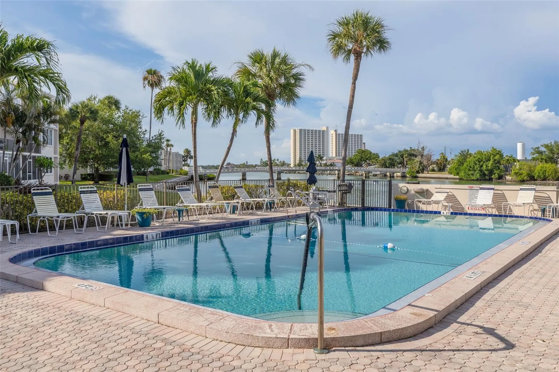 7425 Bay Island Drive S St Petersburg FL 33707