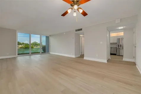 7425 Bay Island Drive S St Petersburg FL 33707