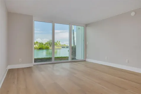 7425 Bay Island Drive S St Petersburg FL 33707