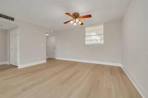 7425 Bay Island Drive S St Petersburg FL 33707