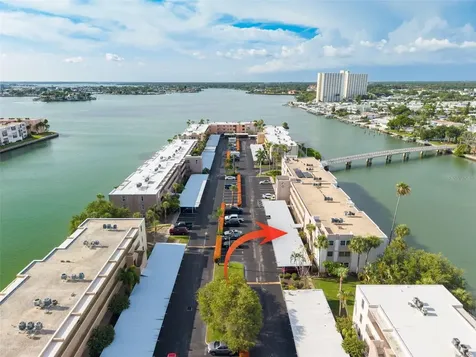 7425 Bay Island Drive S St Petersburg FL 33707