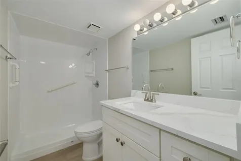 7425 Bay Island Drive S St Petersburg FL 33707