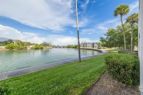 7425 Bay Island Drive S St Petersburg FL 33707