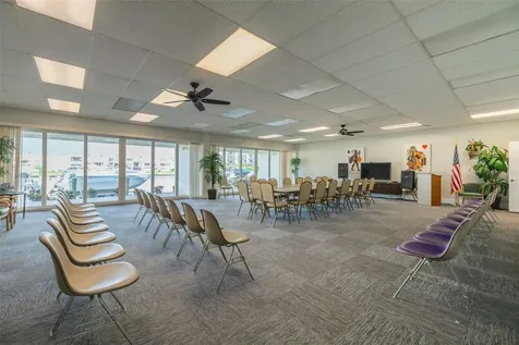 7425 Bay Island Drive S St Petersburg FL 33707