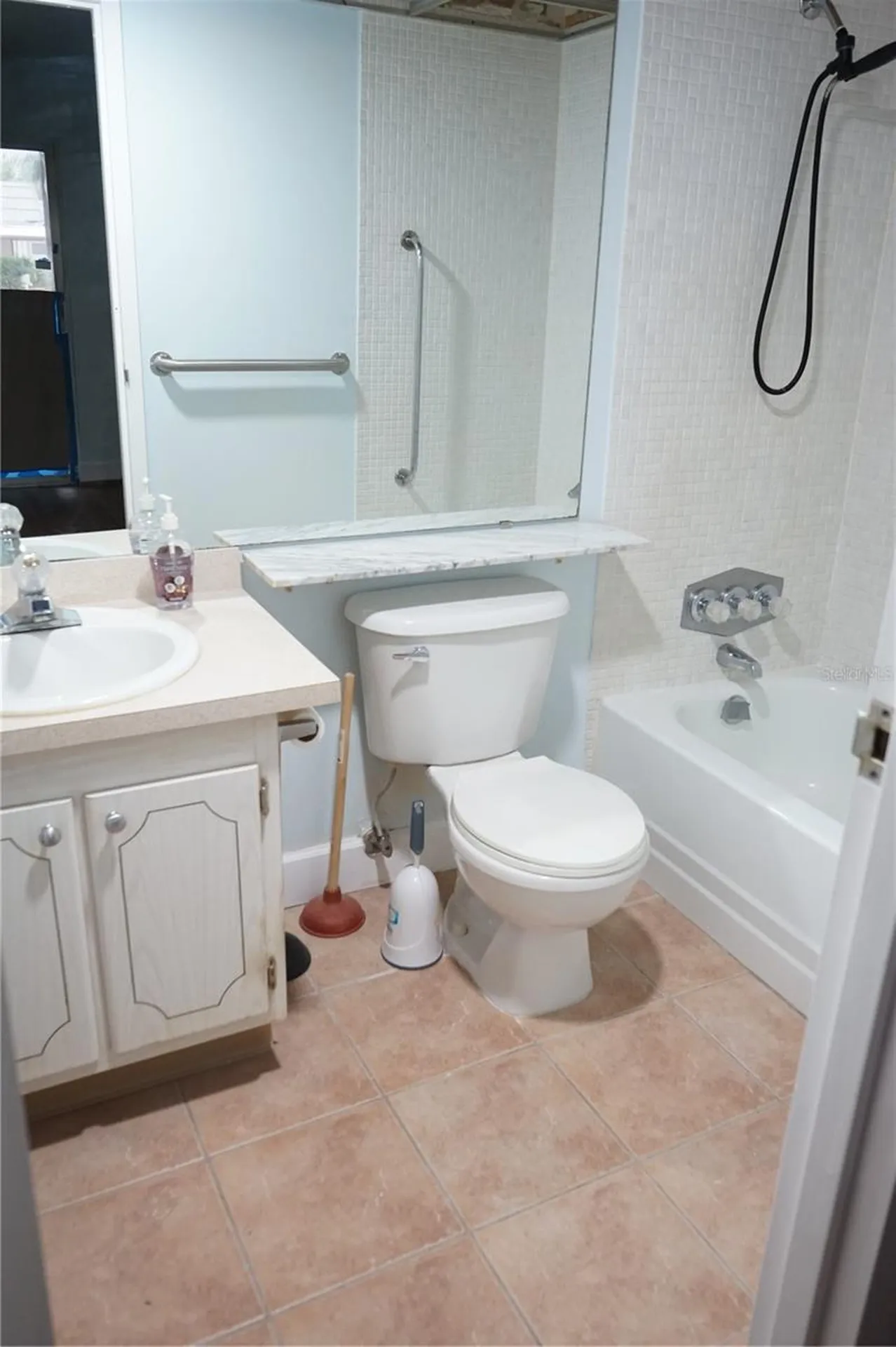 201 Bedford Trail Sun City Center FL 33573