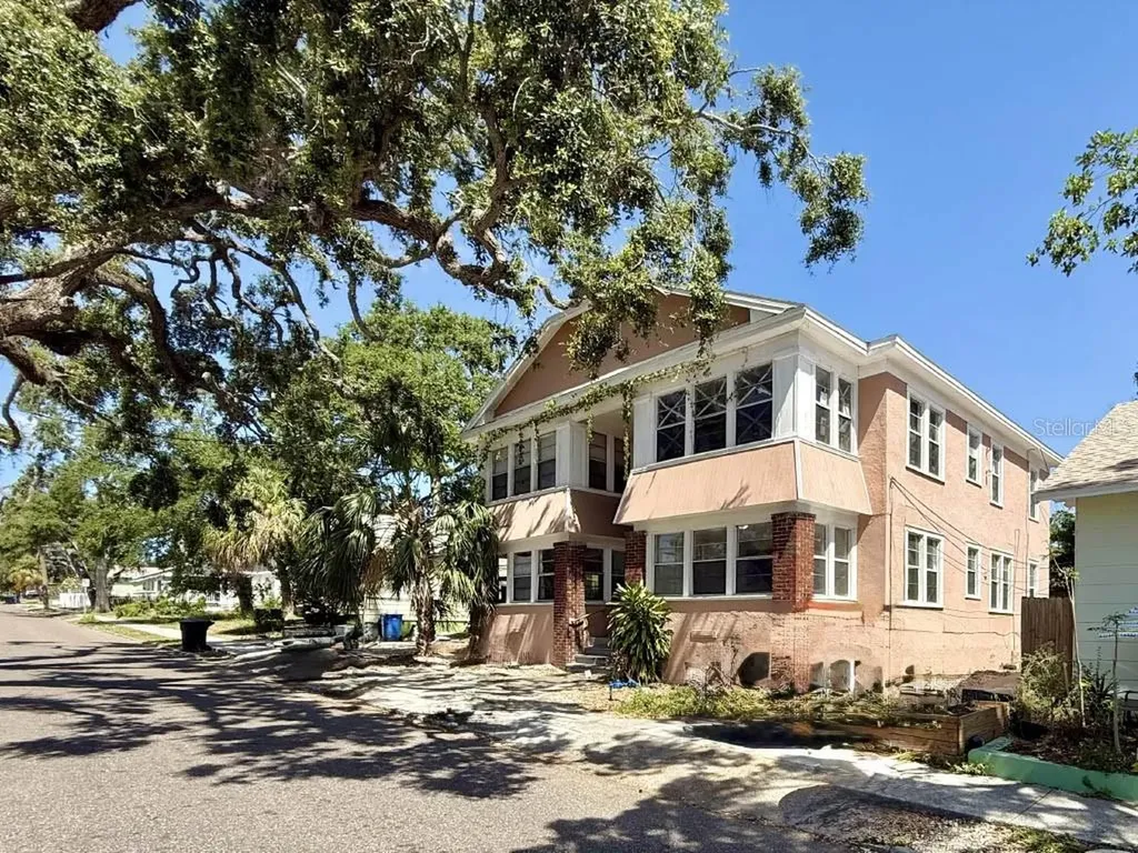 725 14th Avenue S St Petersburg FL 33701