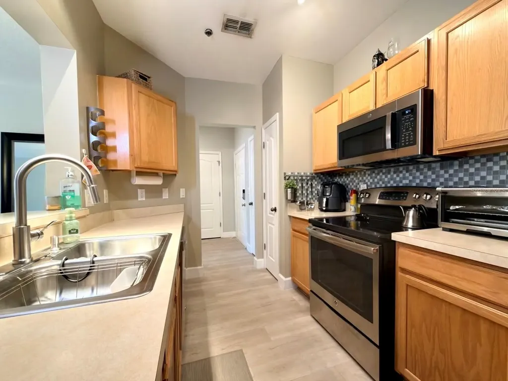 4865 Cypress Woods Drive Orlando FL 32811