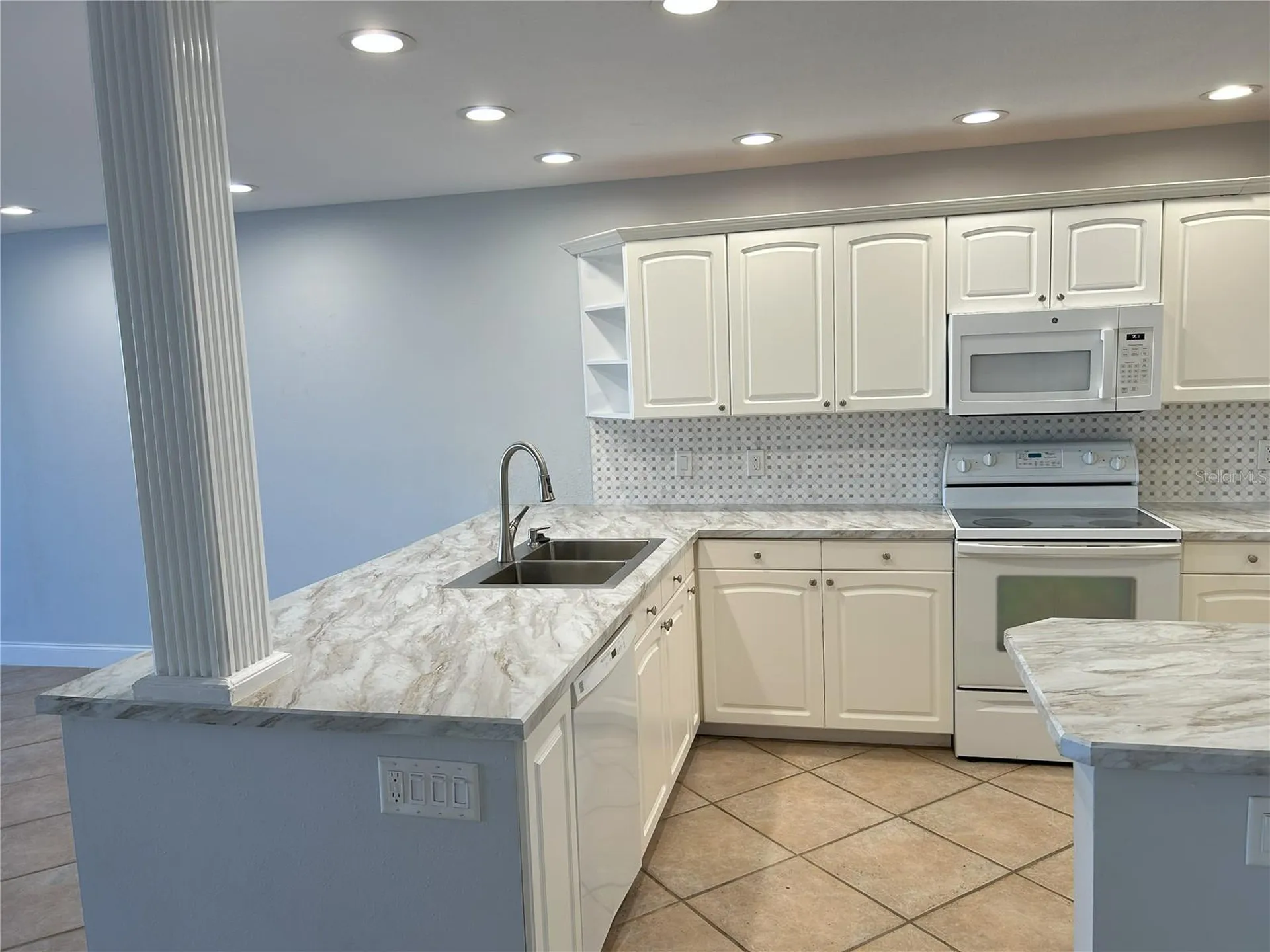 2775 Kipps Colony Drive S St Petersburg FL 33707