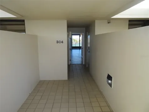 2775 Kipps Colony Drive S St Petersburg FL 33707