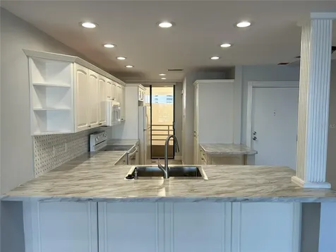 2775 Kipps Colony Drive S St Petersburg FL 33707