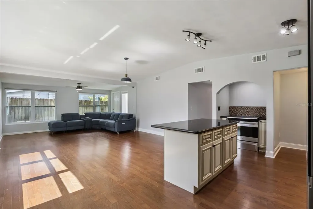 526 N Hampton Avenue Orlando FL 32803