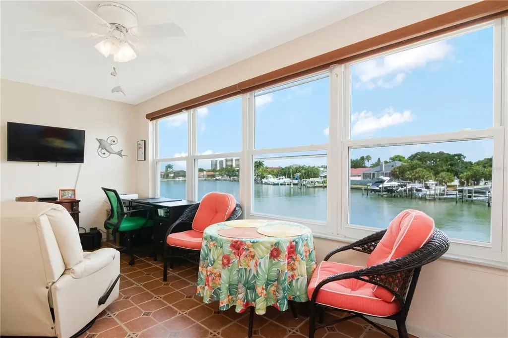 5935 30 Avenue S Gulfport FL 33707