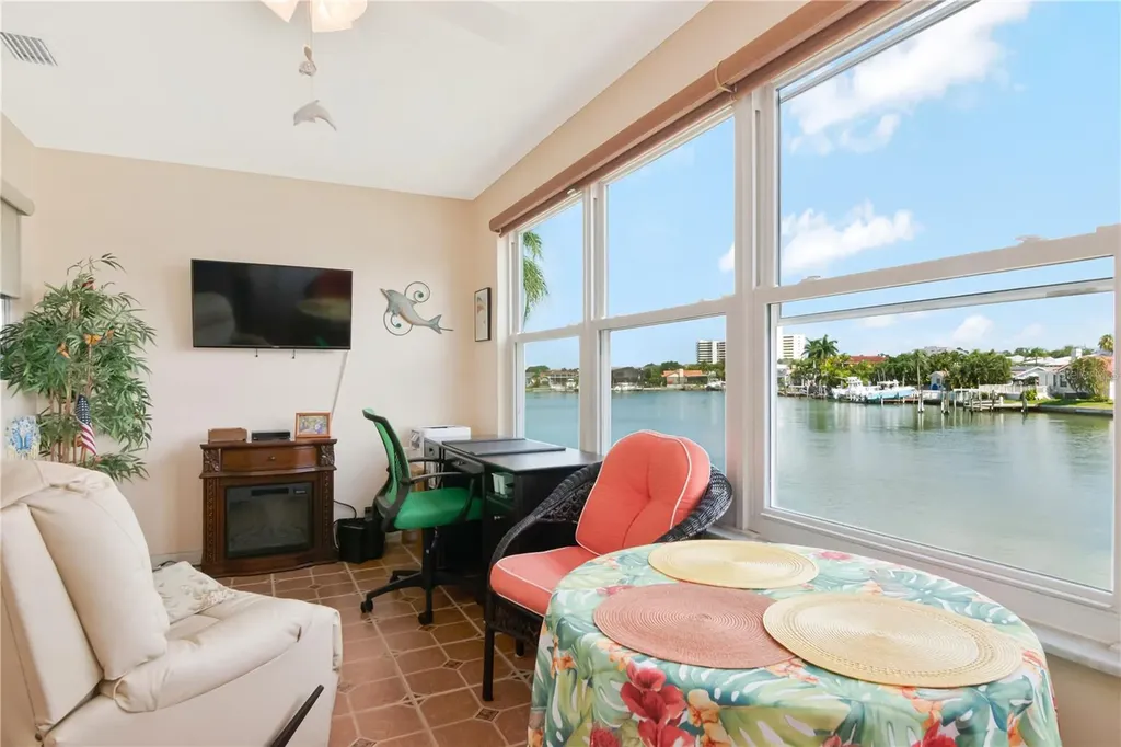 5935 30 Avenue S Gulfport FL 33707