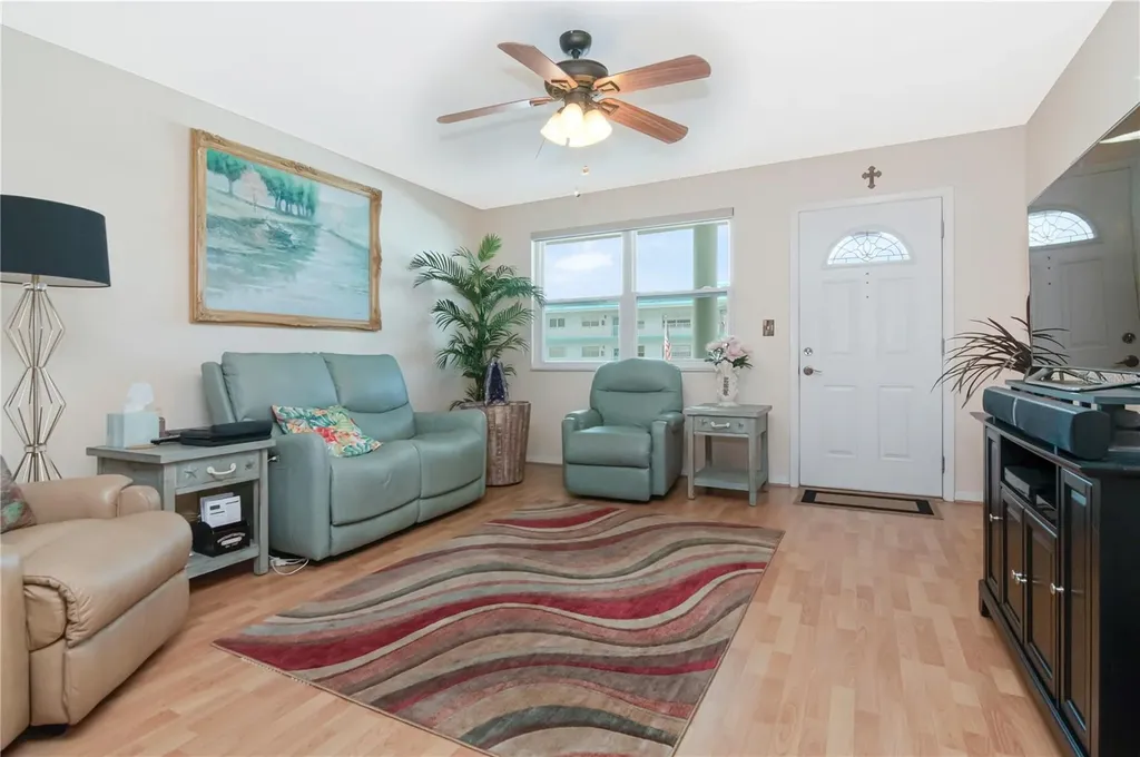 5935 30 Avenue S Gulfport FL 33707