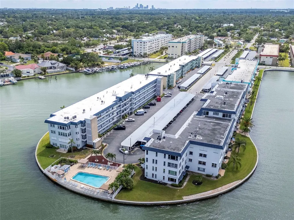 5935 30 Avenue S Gulfport FL 33707