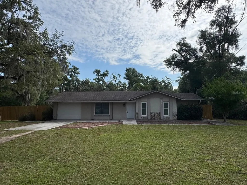 6052 Idle A While Circle Dade City FL 33523