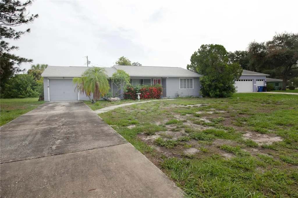 525 Hampton Avenue NE St Petersburg FL 33703