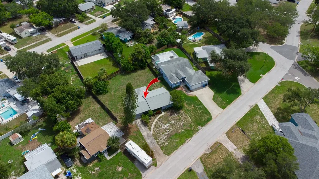 525 Hampton Avenue NE St Petersburg FL 33703