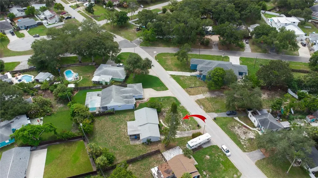 525 Hampton Avenue NE St Petersburg FL 33703