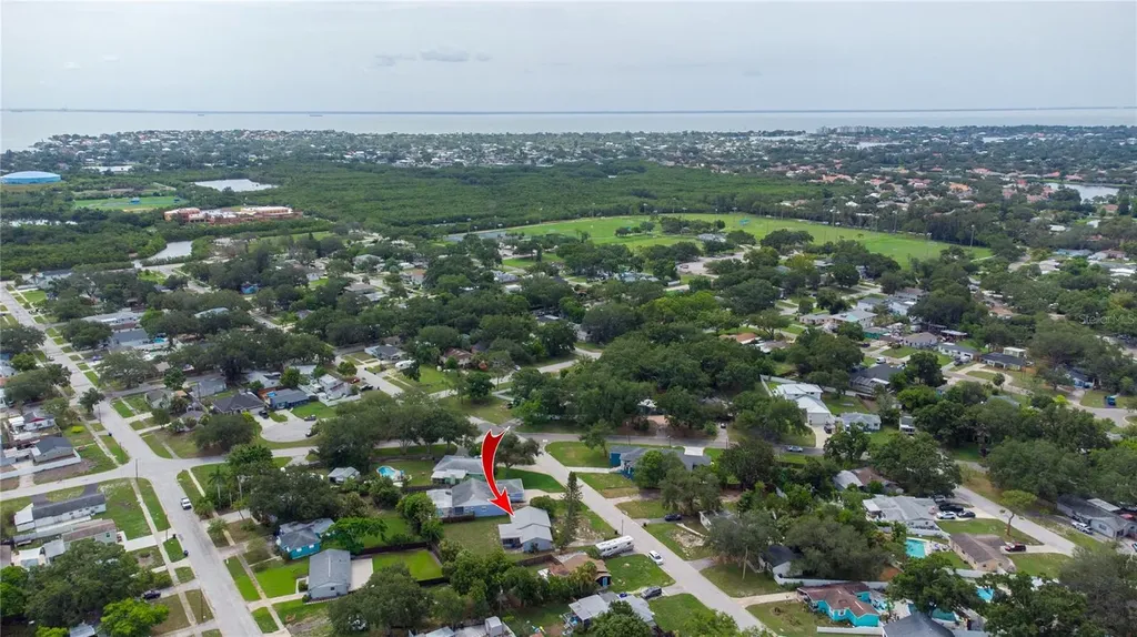 525 Hampton Avenue NE St Petersburg FL 33703