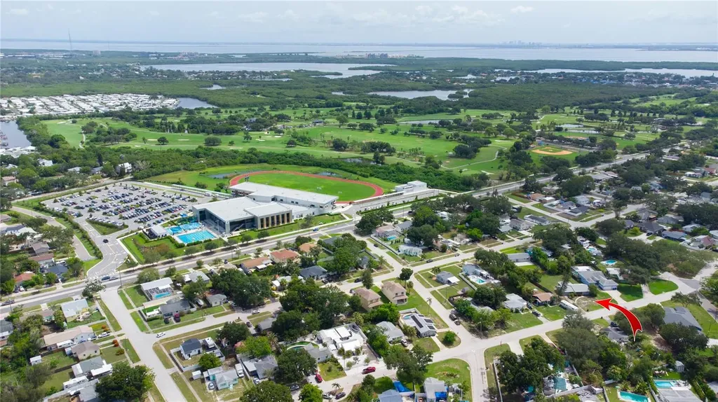525 Hampton Avenue NE St Petersburg FL 33703