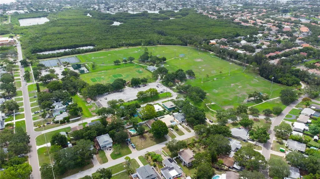 525 Hampton Avenue NE St Petersburg FL 33703
