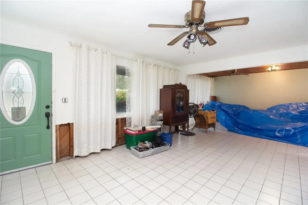 525 Hampton Avenue NE St Petersburg FL 33703
