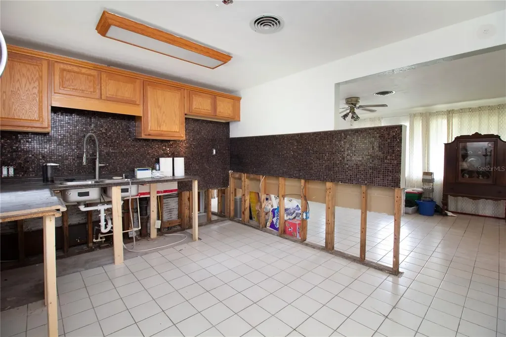 525 Hampton Avenue NE St Petersburg FL 33703