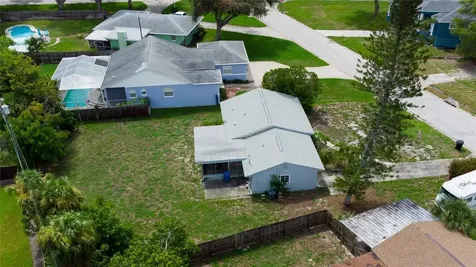 525 Hampton Avenue NE St Petersburg FL 33703