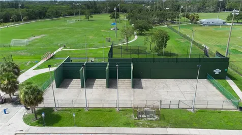 525 Hampton Avenue NE St Petersburg FL 33703