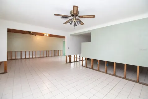 525 Hampton Avenue NE St Petersburg FL 33703