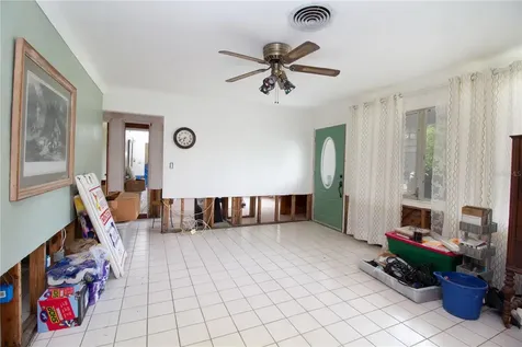 525 Hampton Avenue NE St Petersburg FL 33703