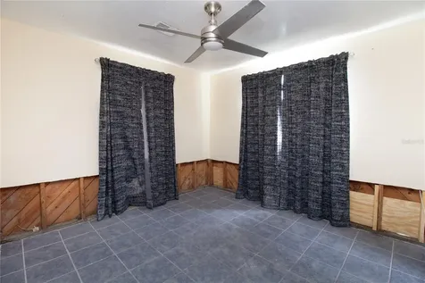 525 Hampton Avenue NE St Petersburg FL 33703
