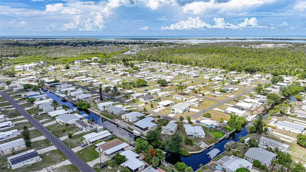 658 Via Cala Englewood FL 34224