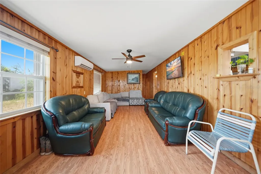658 Via Cala Englewood FL 34224