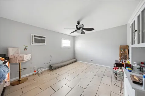 658 Via Cala Englewood FL 34224
