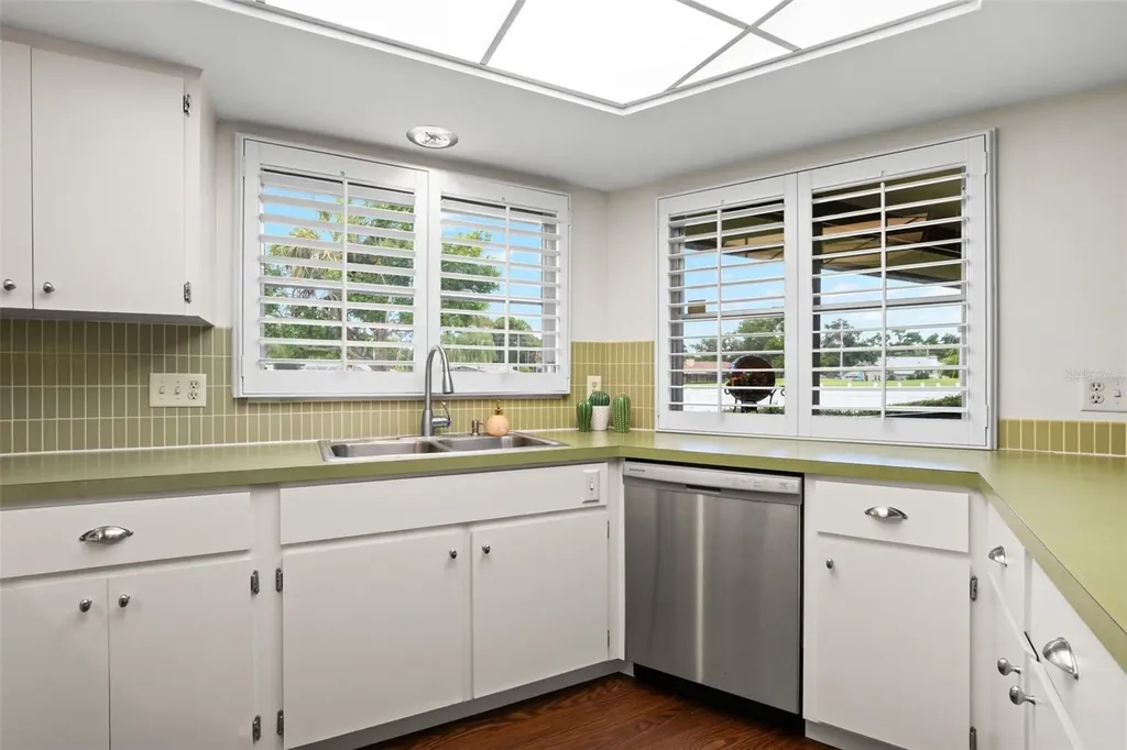 6729 Tequesta Drive Seminole FL 33777