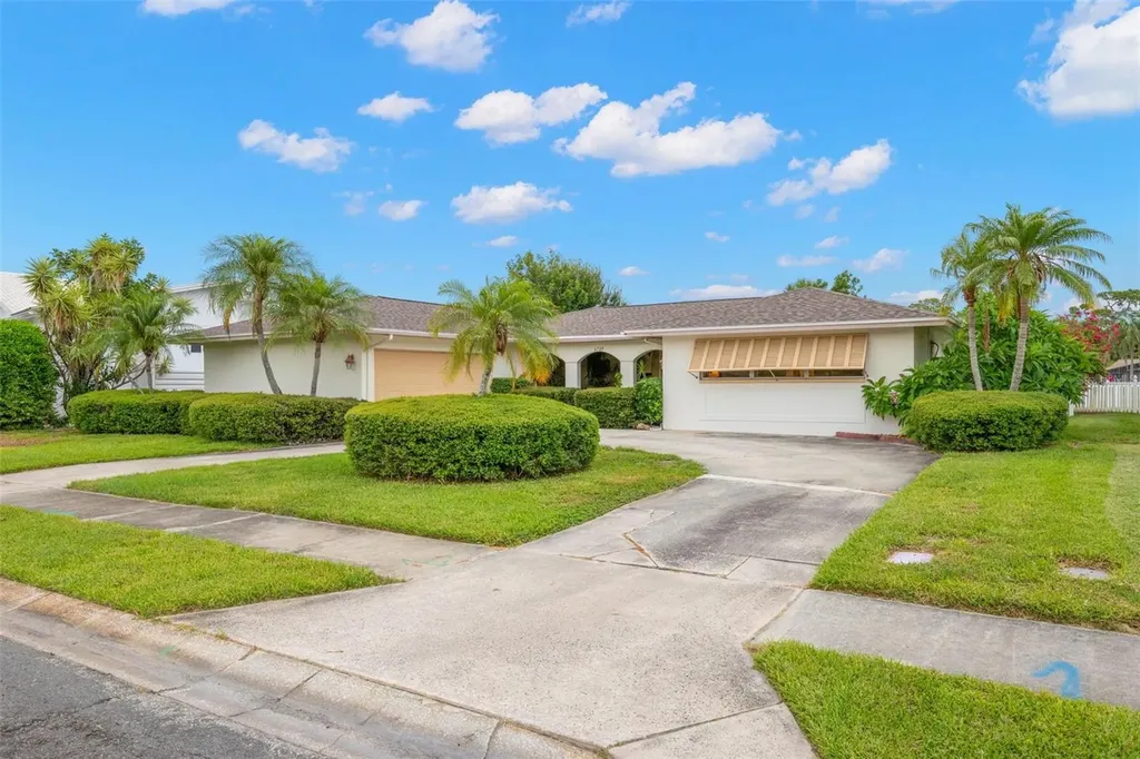6729 Tequesta Drive Seminole FL 33777