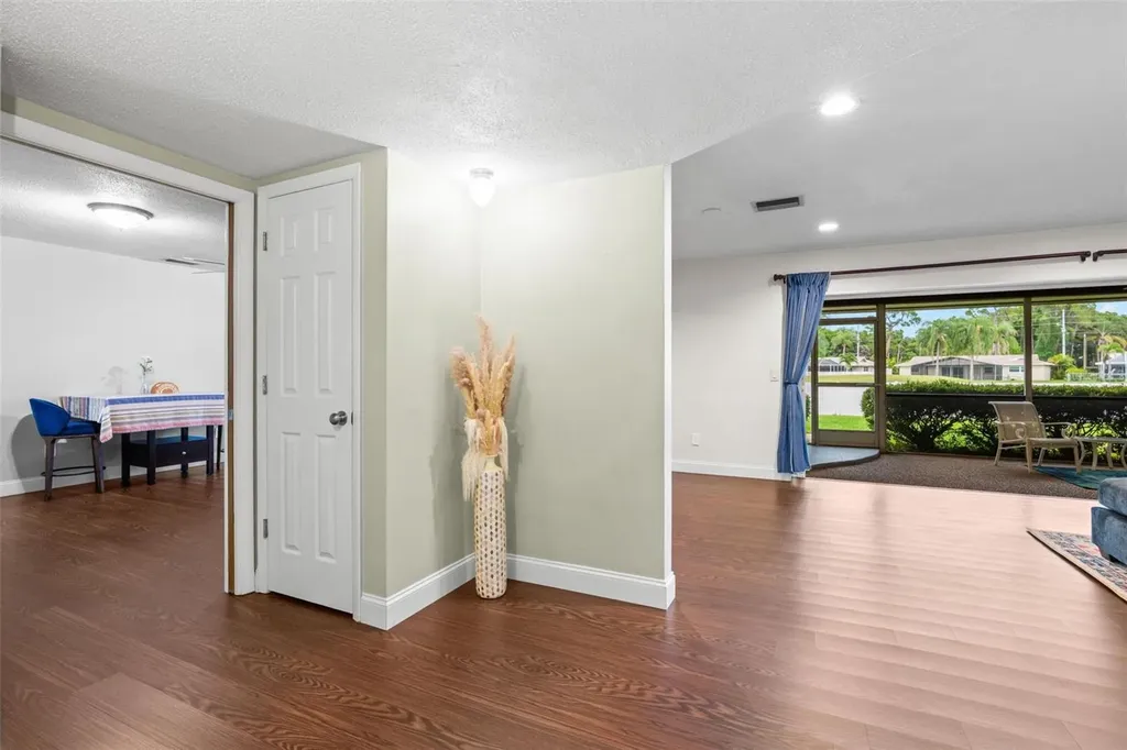6729 Tequesta Drive Seminole FL 33777