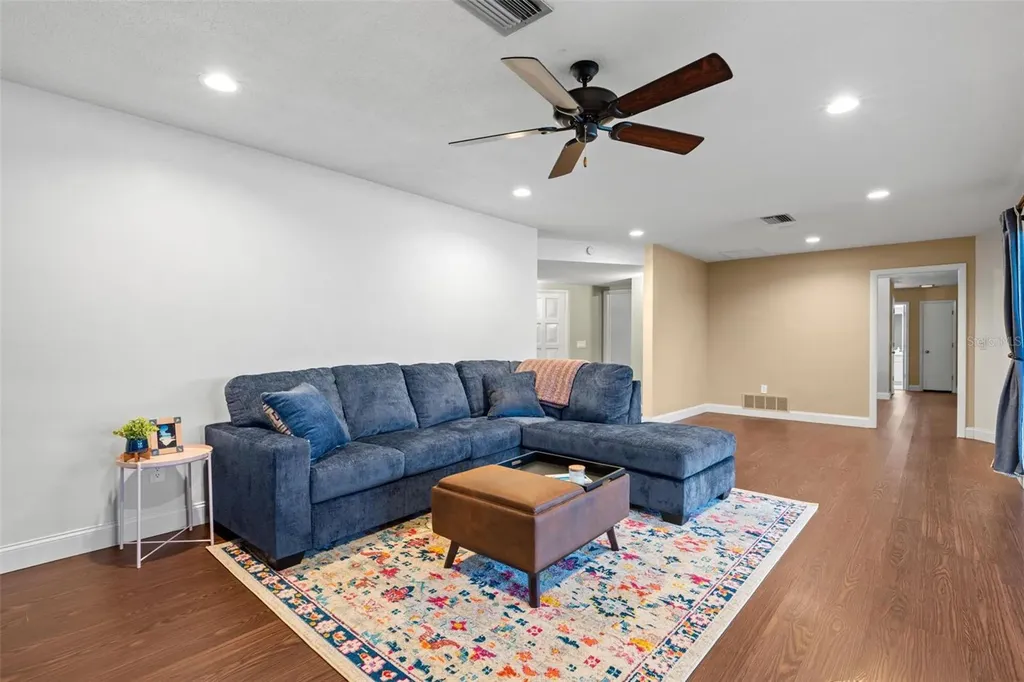 6729 Tequesta Drive Seminole FL 33777