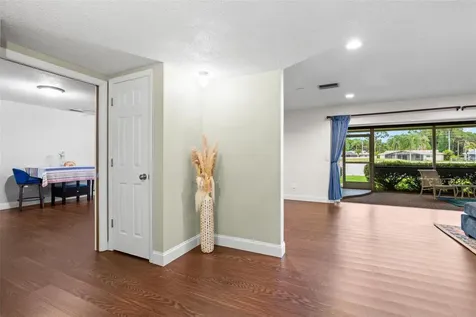 6729 Tequesta Drive Seminole FL 33777