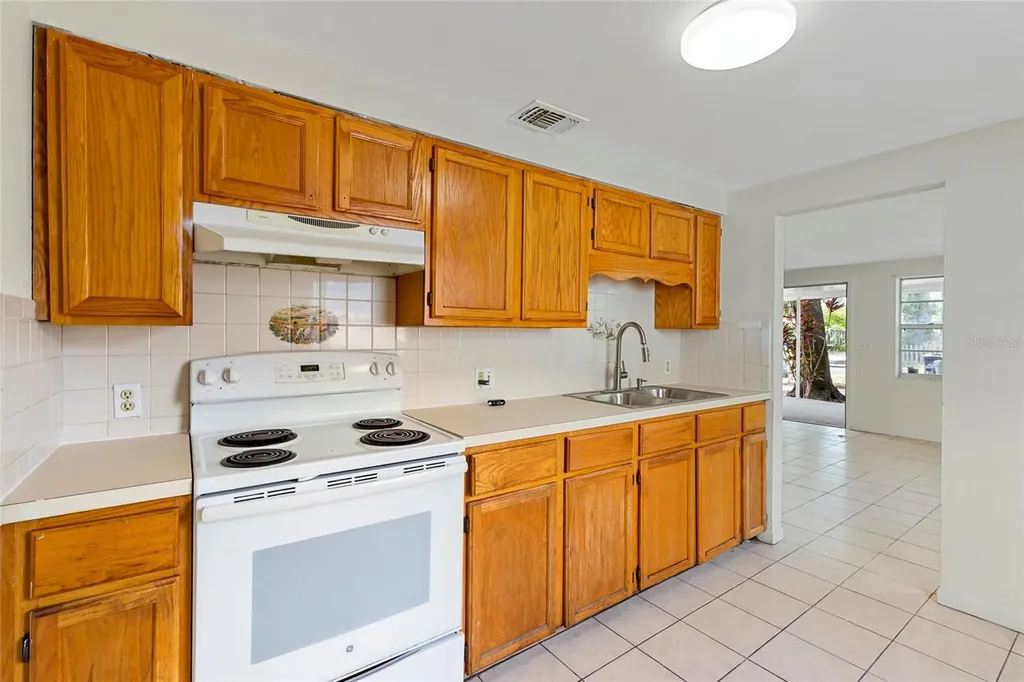 2788 41st Avenue N St Petersburg FL 33714