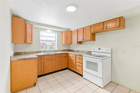 2788 41st Avenue N St Petersburg FL 33714
