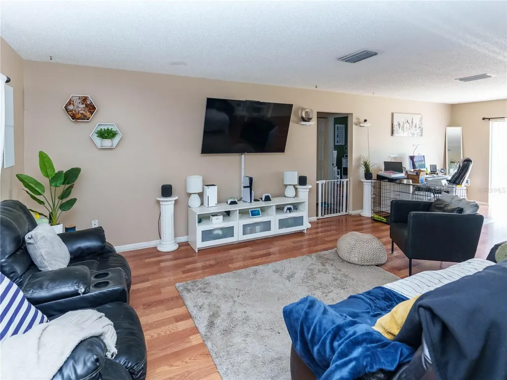 5392 Mariner Boulevard Spring Hill FL 34609