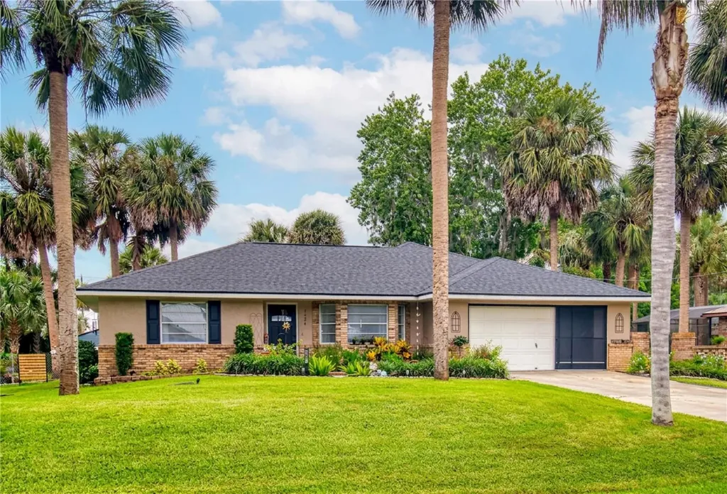1624 Center Street Deland FL 32720