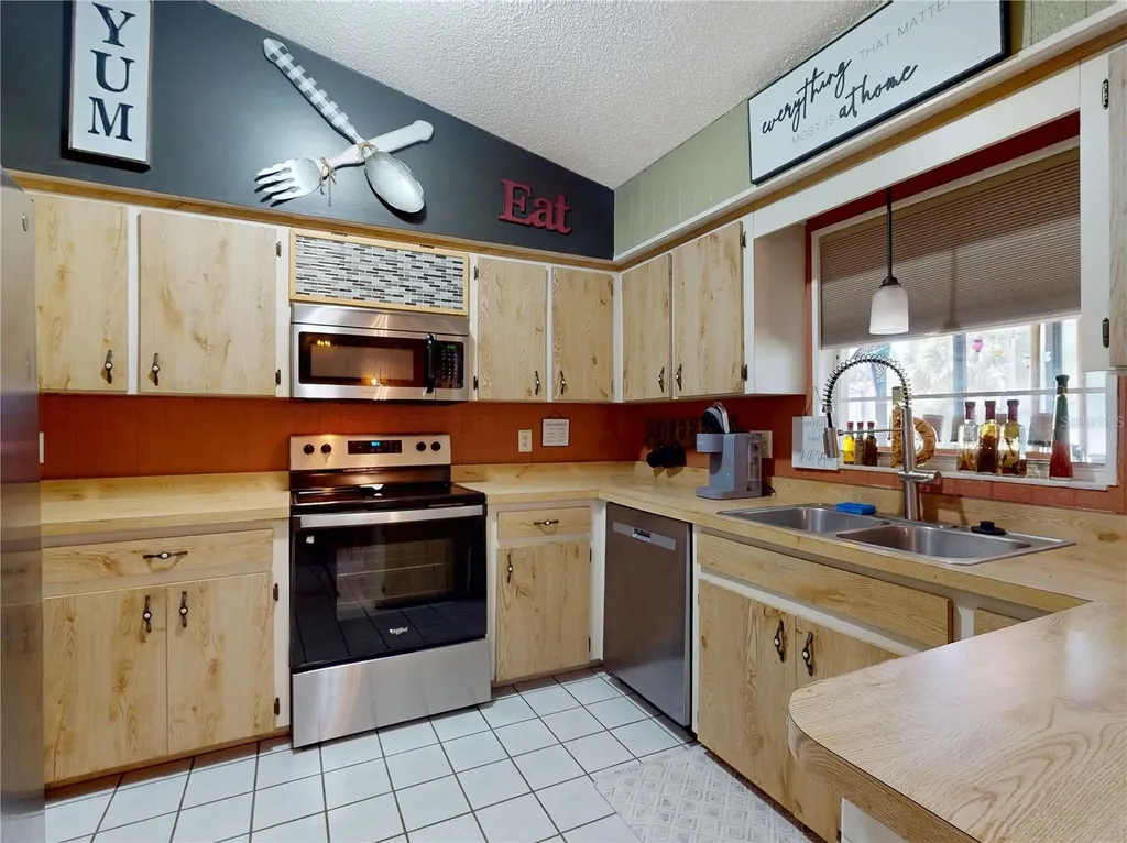 1624 Center Street Deland FL 32720