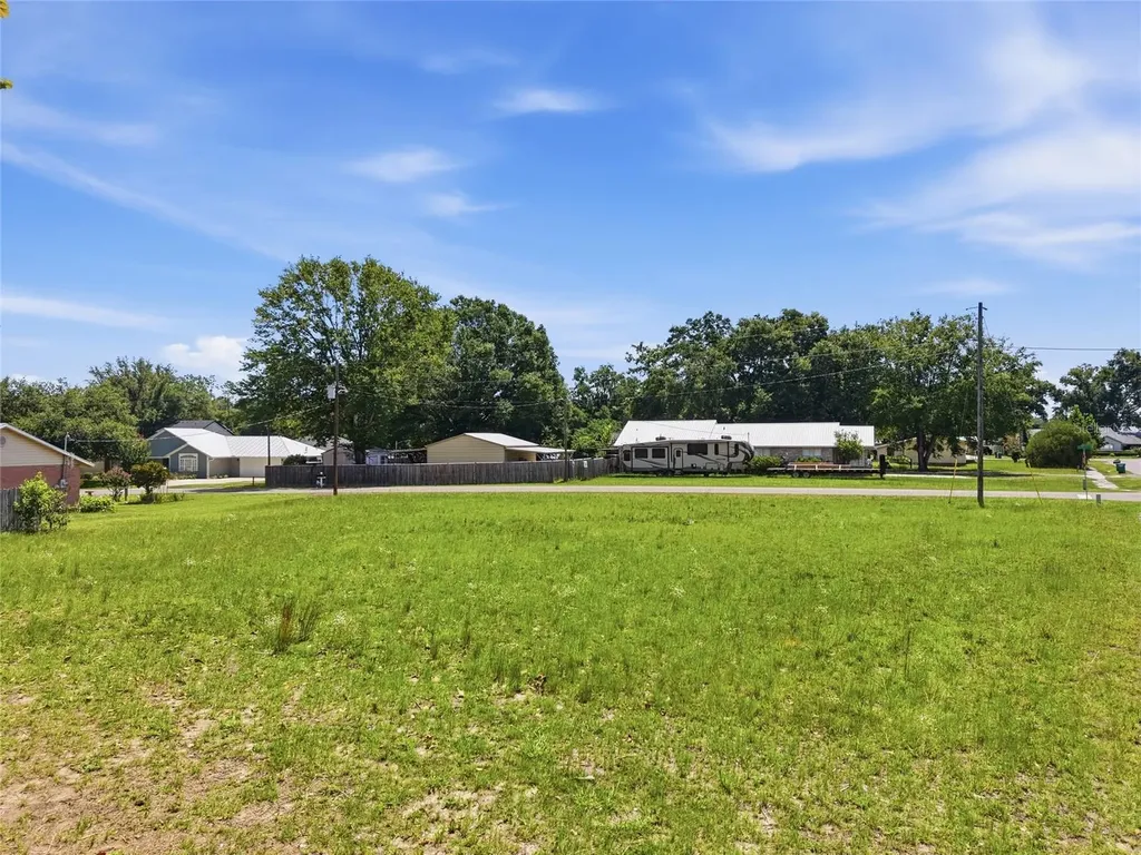 Cherry Street Brooker FL 32622