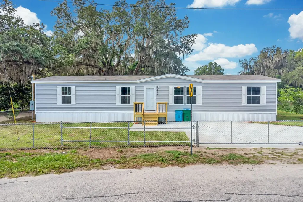 659 Alpine Street Mascotte FL 34753
